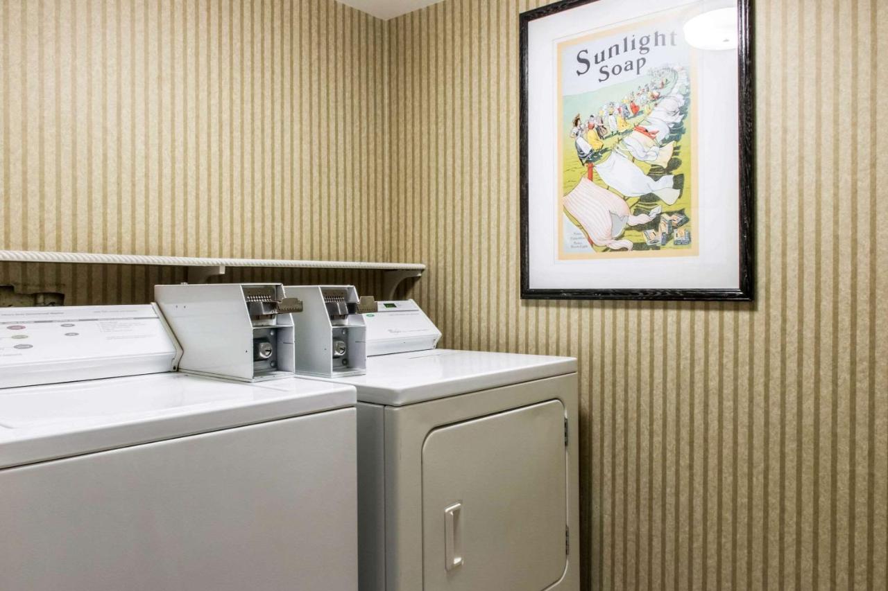| Comfort Inn Lancaster County North