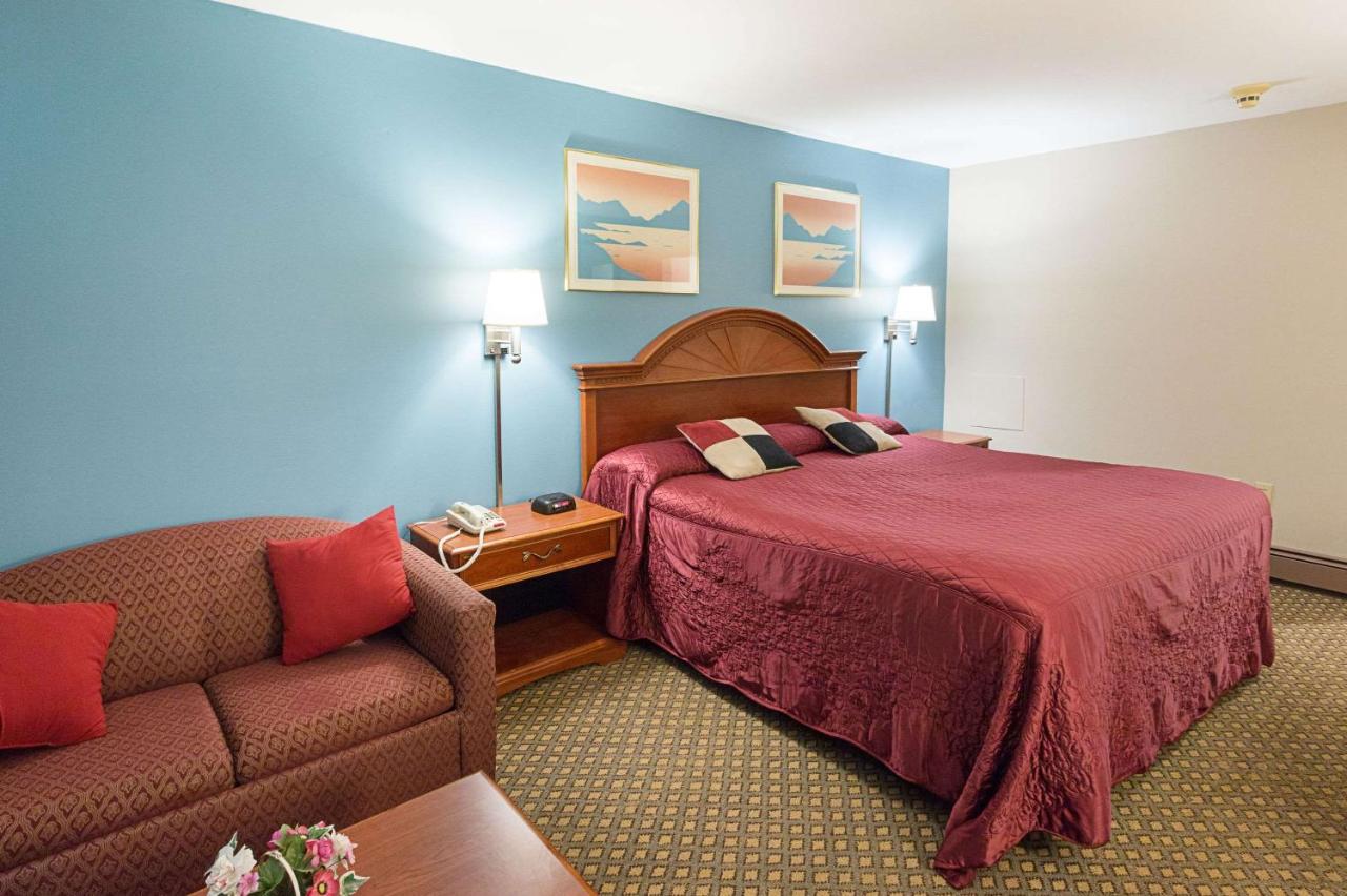 | Rodeway Inn Milford - I-84