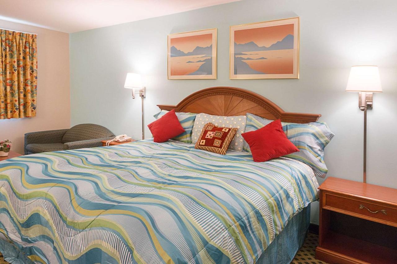 | Rodeway Inn Milford - I-84
