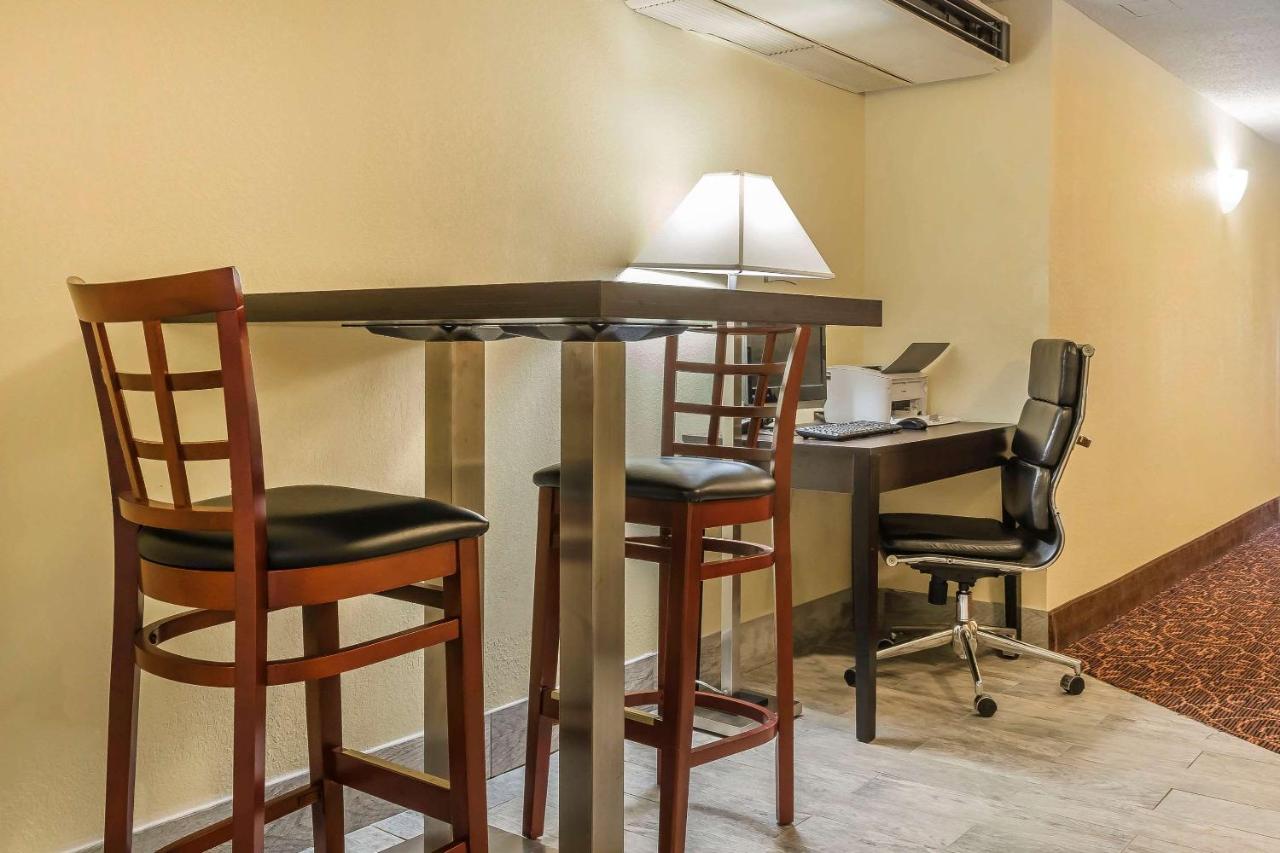 | Quality Inn & Suites Harmarville
