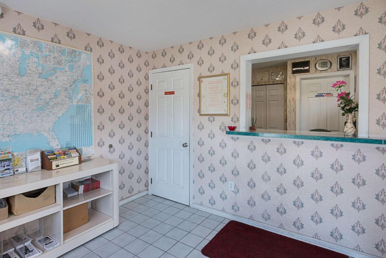 | Rodeway Inn Milford - I-84