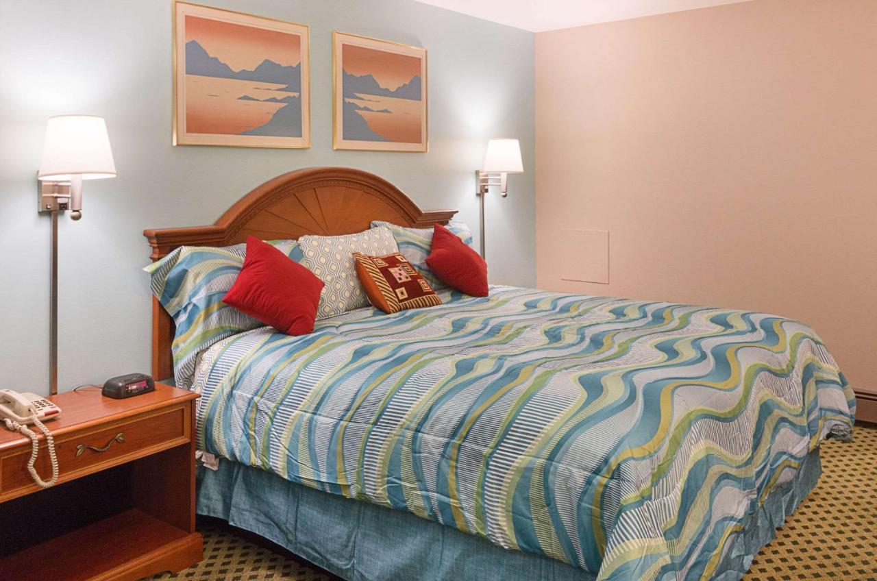 | Rodeway Inn Milford - I-84