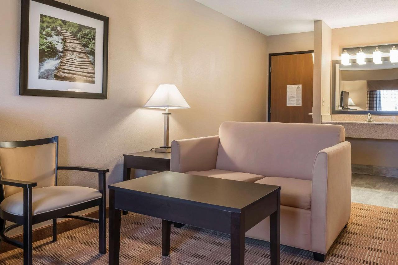  | Quality Inn & Suites Harmarville