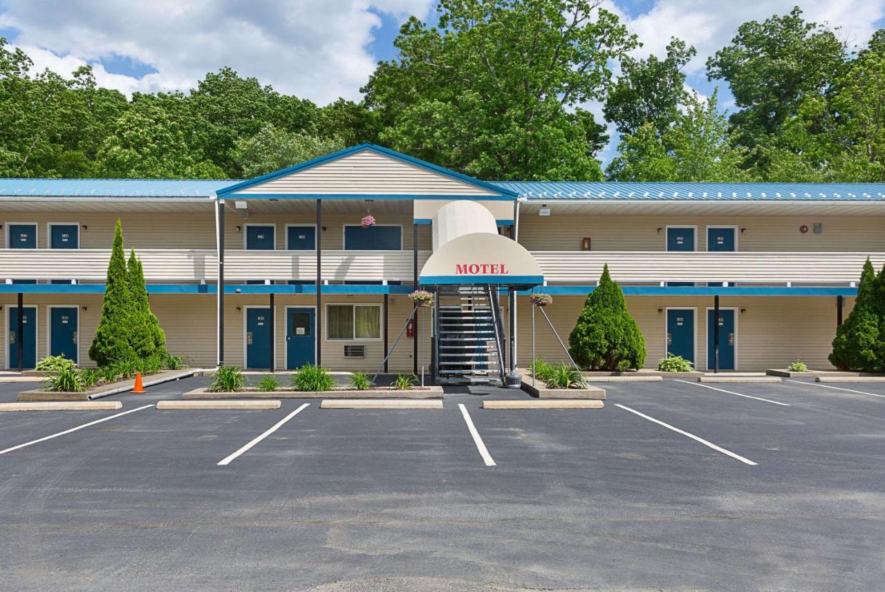 | Rodeway Inn Milford - I-84