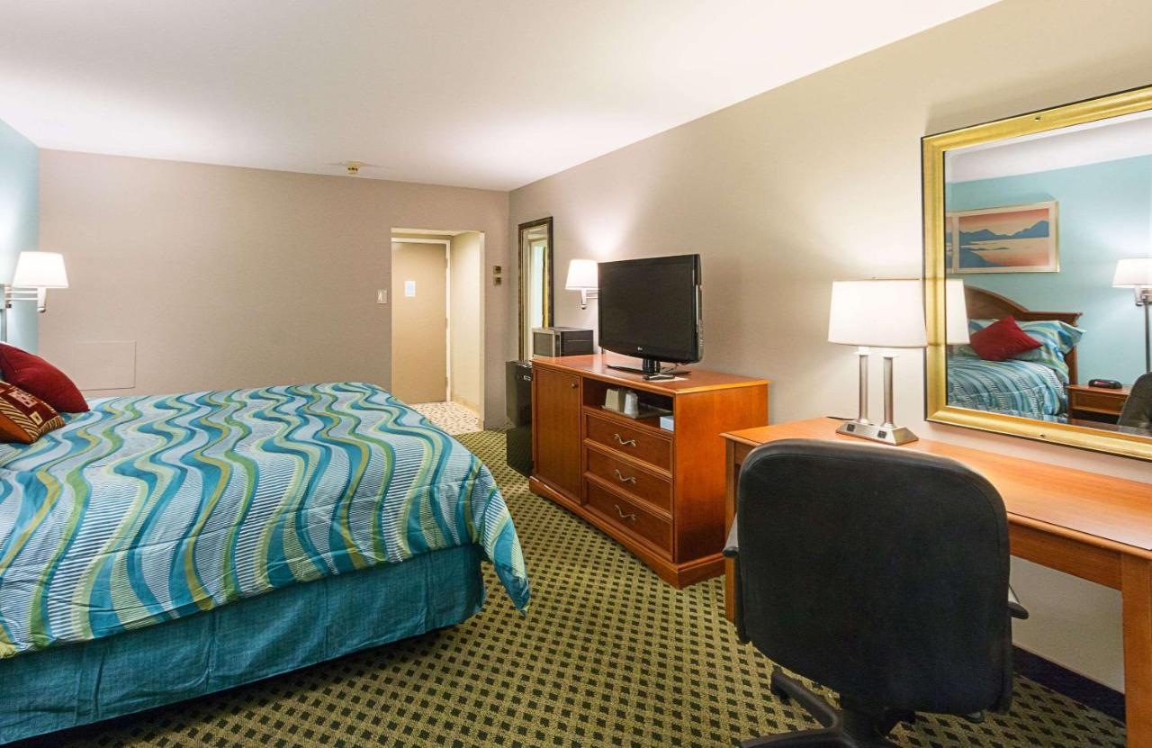 | Rodeway Inn Milford - I-84