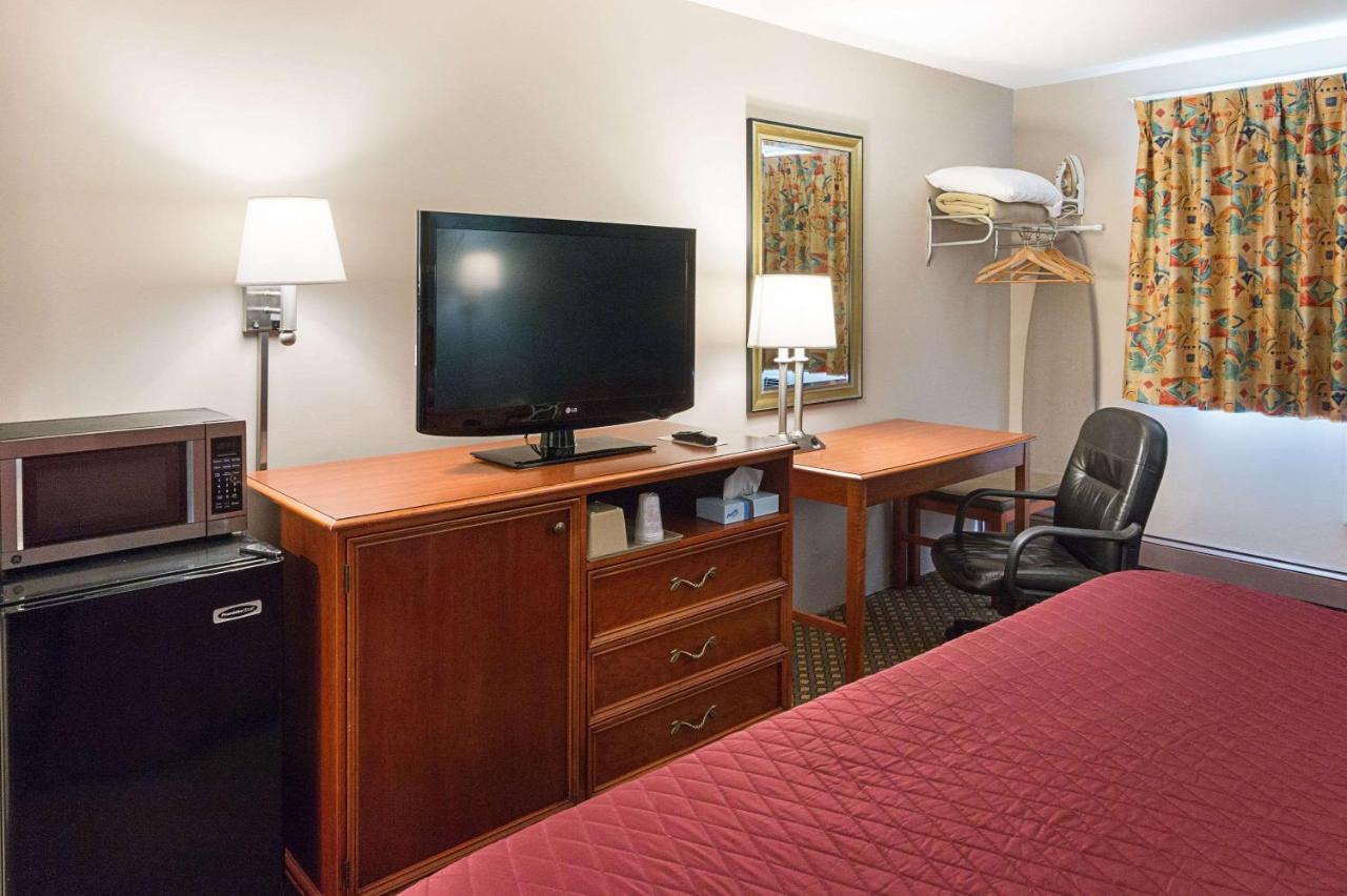 | Rodeway Inn Milford - I-84