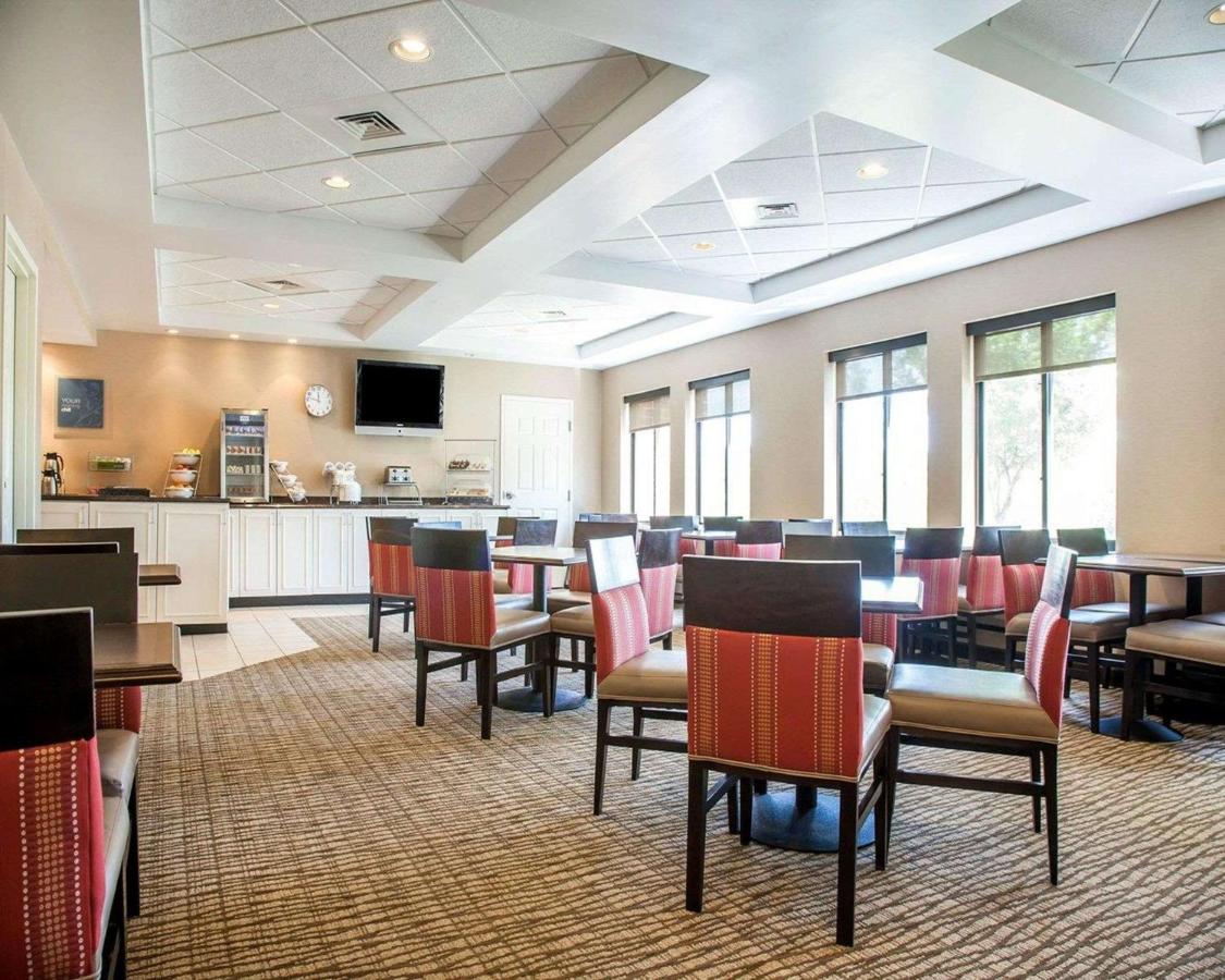 | Comfort Suites West Warwick - Providence