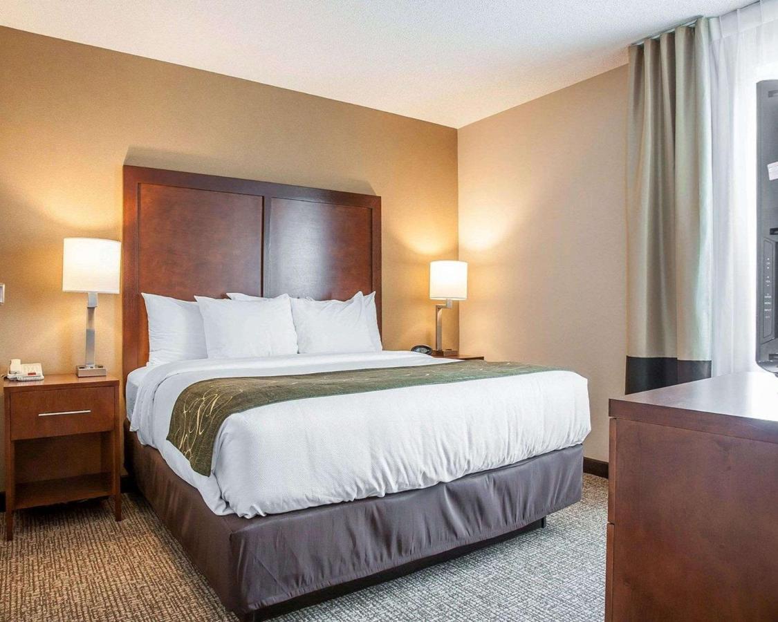  | Comfort Suites West Warwick - Providence