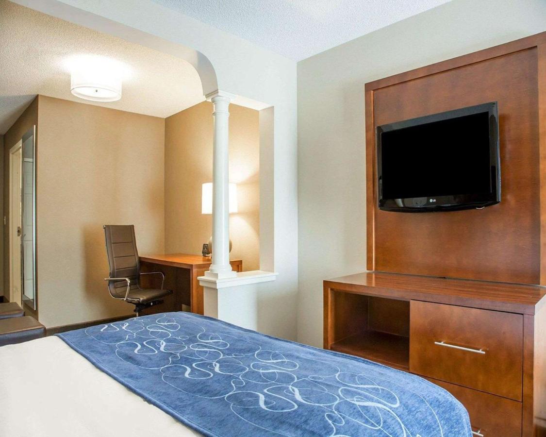 | Comfort Suites West Warwick - Providence