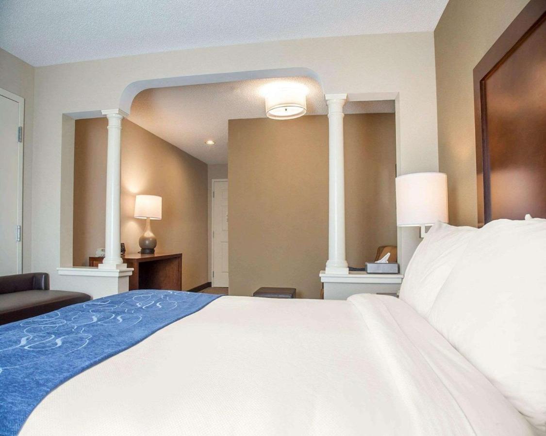 | Comfort Suites West Warwick - Providence