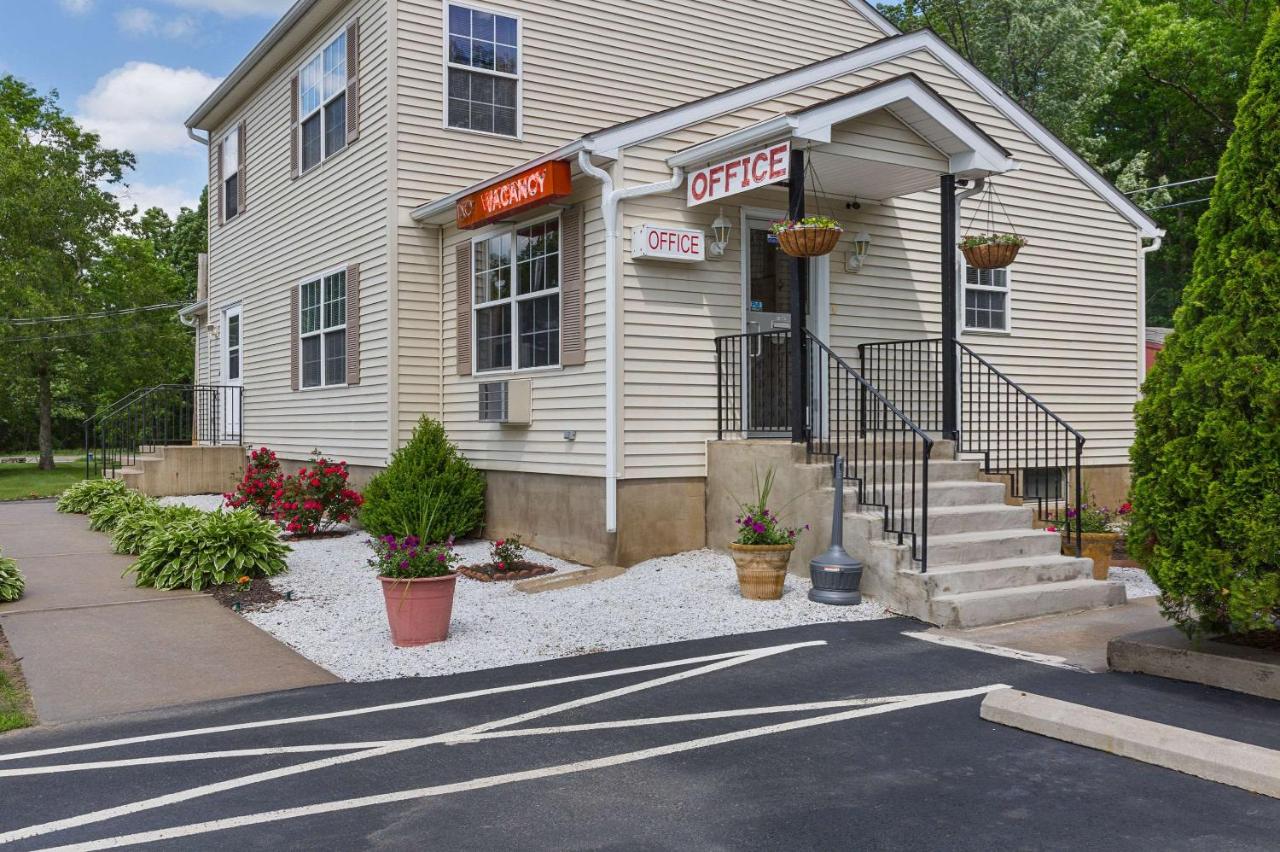 | Rodeway Inn Milford - I-84