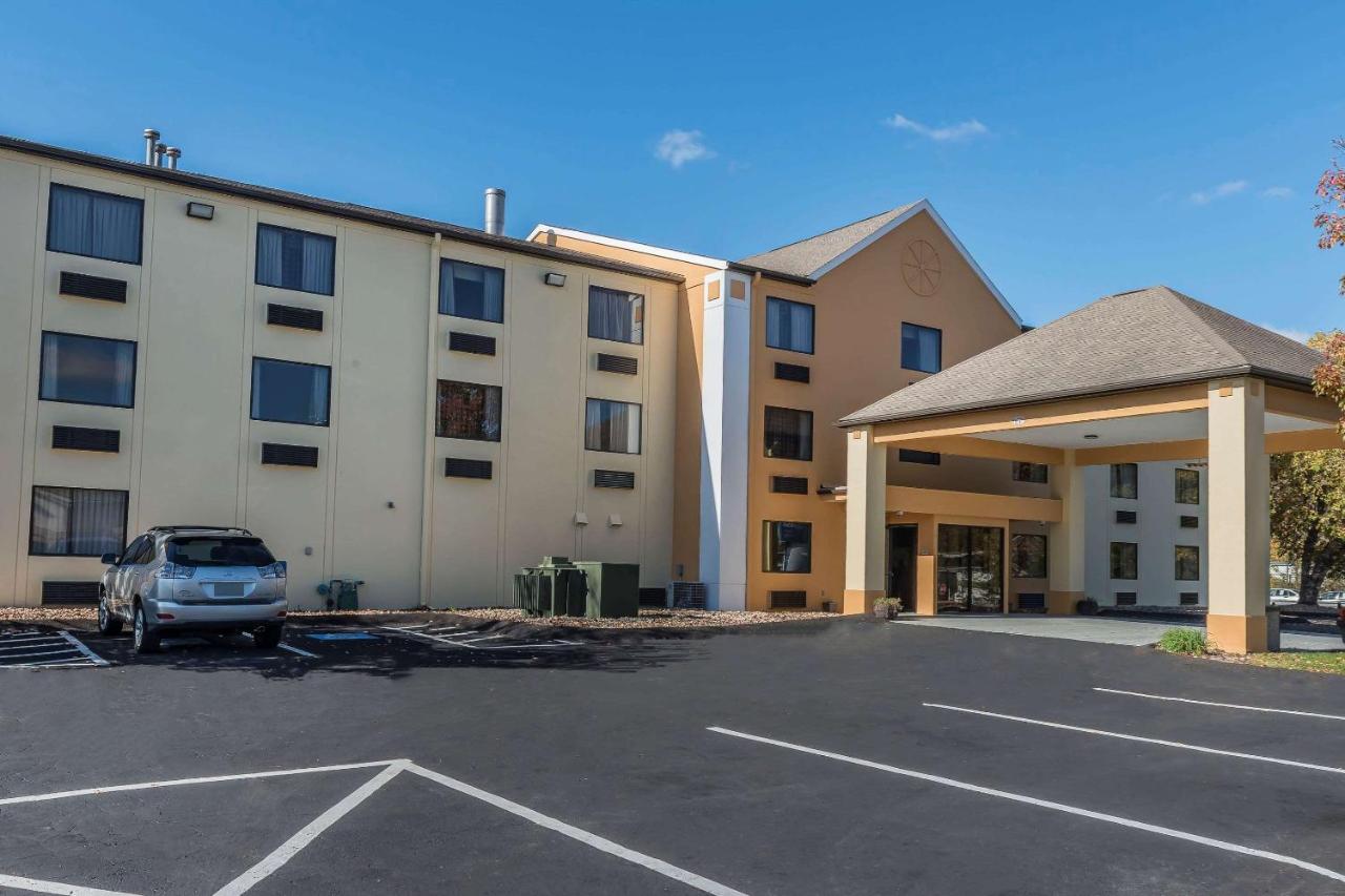 | Quality Inn & Suites Harmarville
