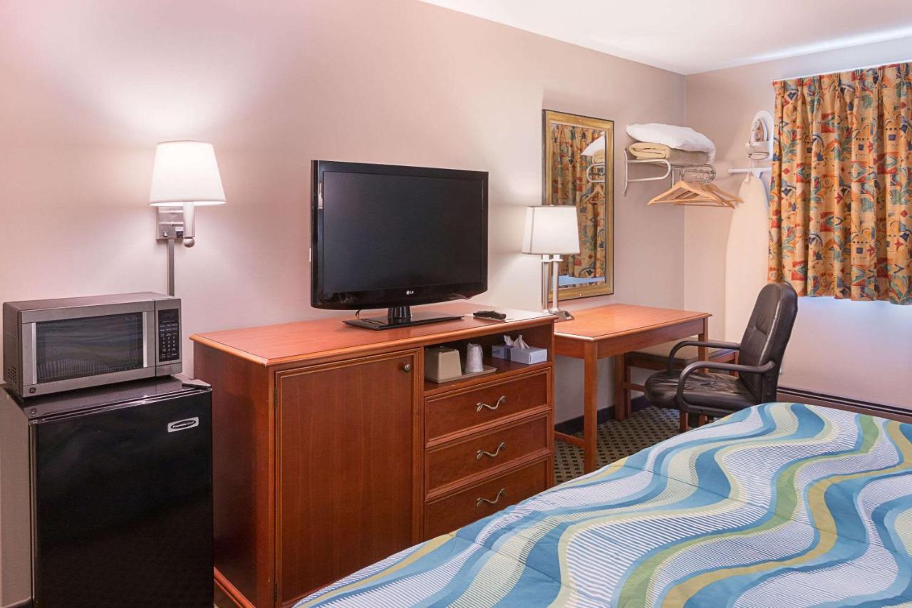 | Rodeway Inn Milford - I-84