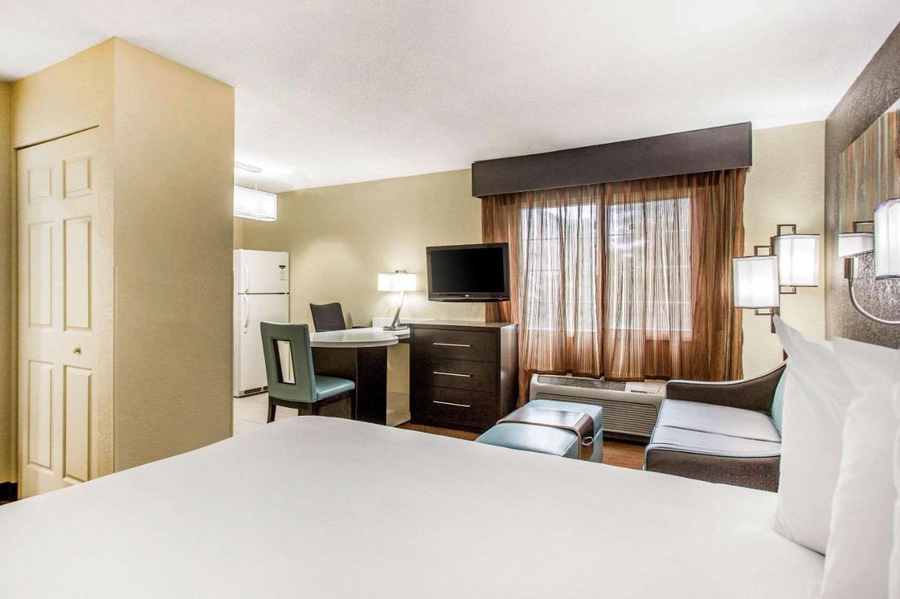 Queen Room - Accessible/Non-Smoking at MainStay Suites Greenville Airport