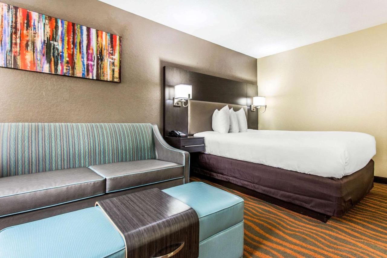 Queen Room - Accessible/Non-Smoking at MainStay Suites Greenville Airport