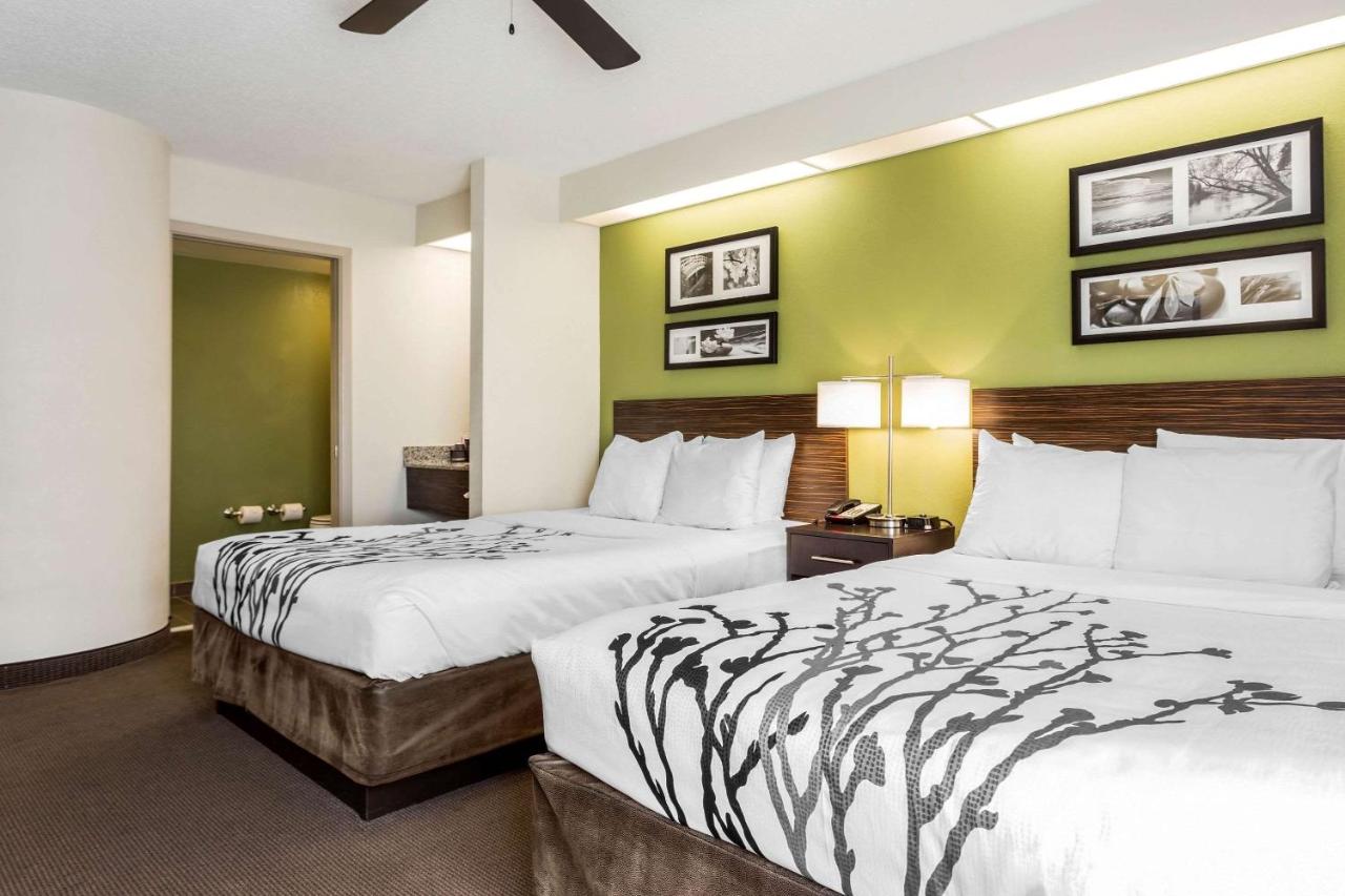 Queen Room with Roll-in-Shower - Accessible/Non-Smoking at Sleep Inn Charleston - West Ashley