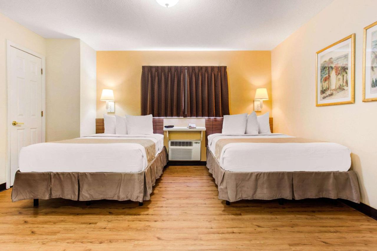 Deluxe Quadruple Room - Smoking at Studio 6 Extended Stay - Myrtle Beach, SC
