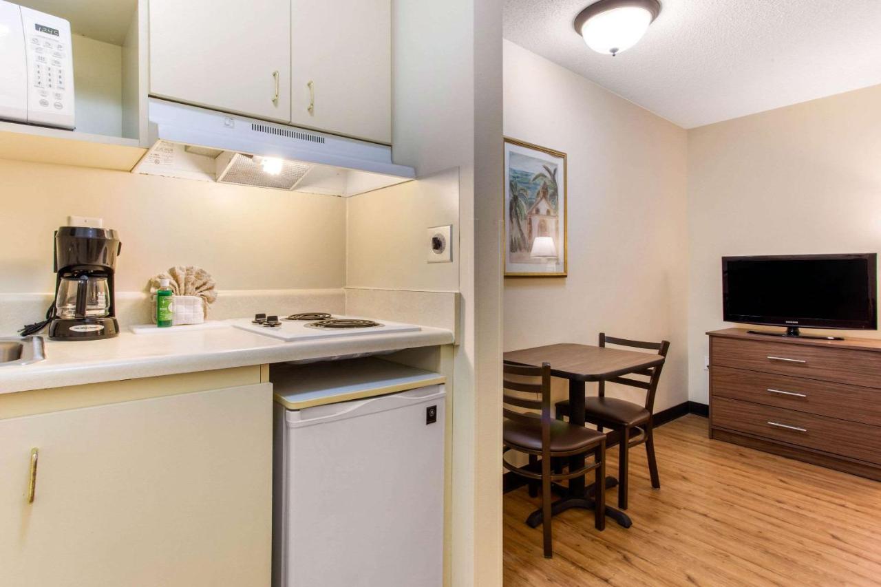 Deluxe Queen Room - Non-Smoking at Studio 6 Extended Stay - Myrtle Beach, SC