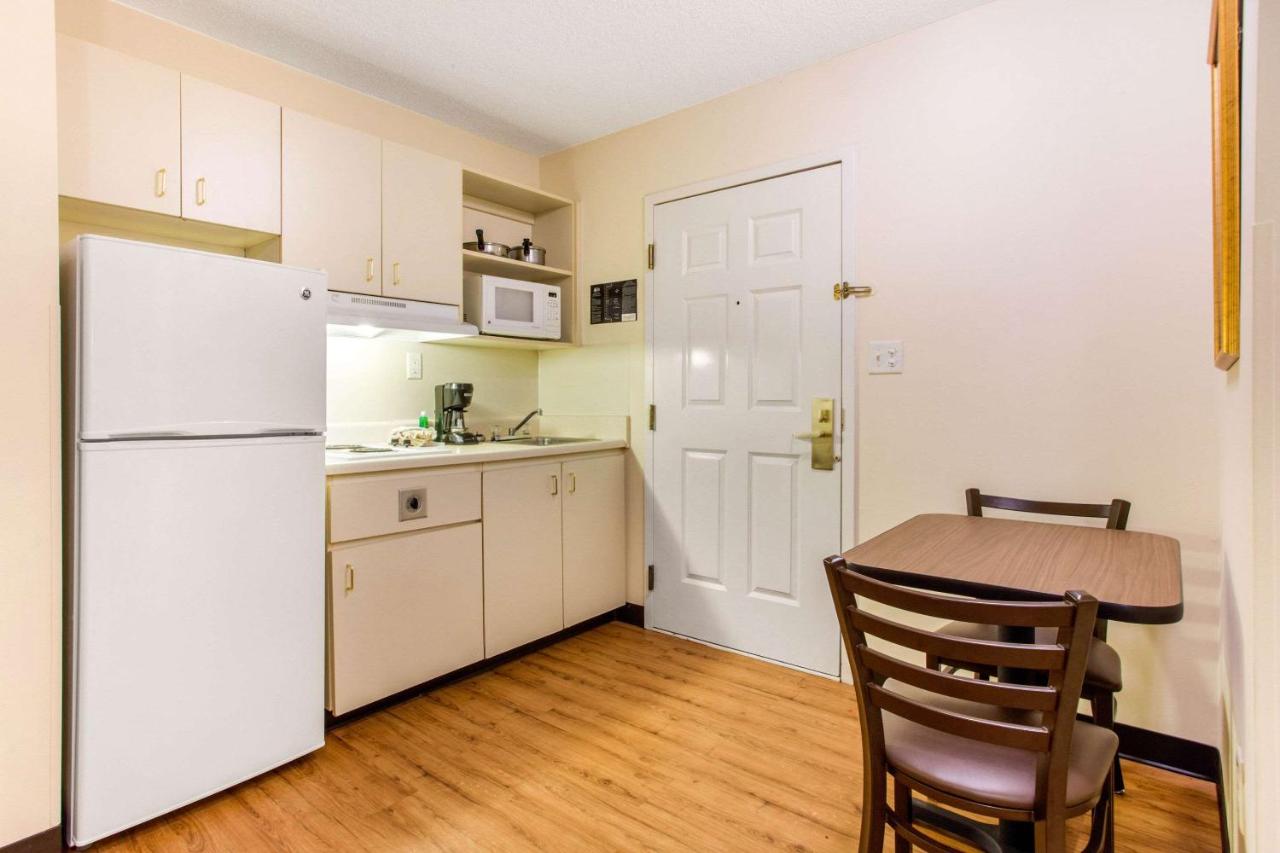 Deluxe King Room - Smoking at Studio 6 Extended Stay - Myrtle Beach, SC