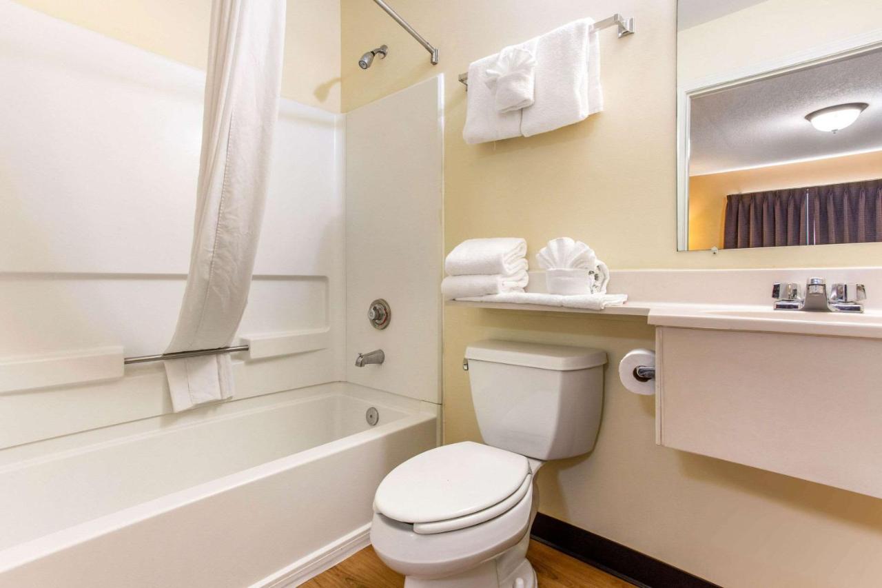 Deluxe Quadruple Room - Smoking at Studio 6 Extended Stay - Myrtle Beach, SC
