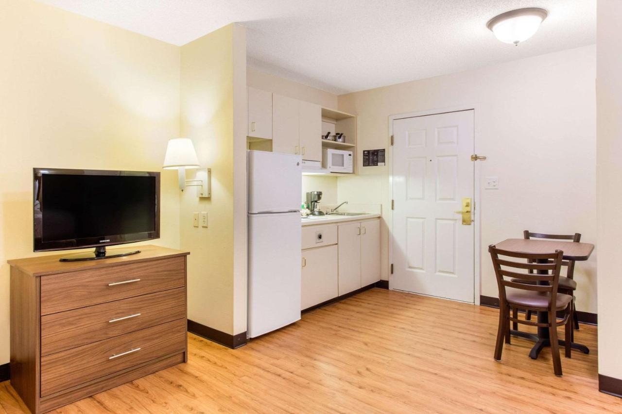 Deluxe King Room - Smoking at Studio 6 Extended Stay - Myrtle Beach, SC