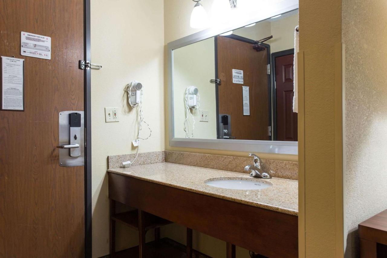 King Room - Non-Smoking at Comfort Inn Columbia West