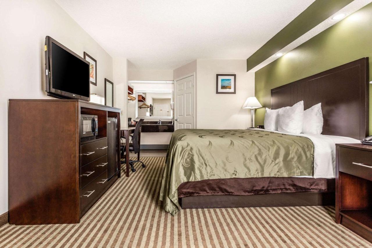 King Room - Non-Smoking at Quality Inn Lancaster