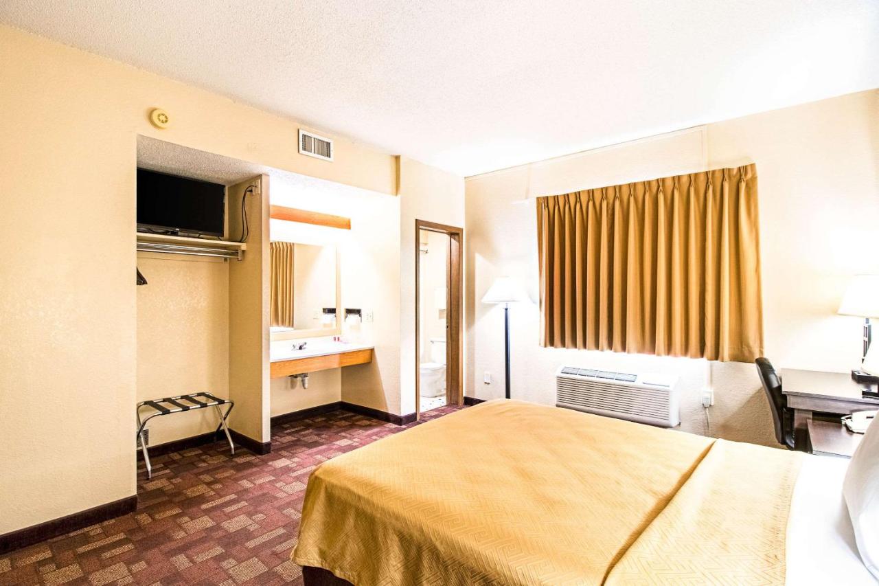 Queen Room - Non-Smoking at Econo Lodge Watertown