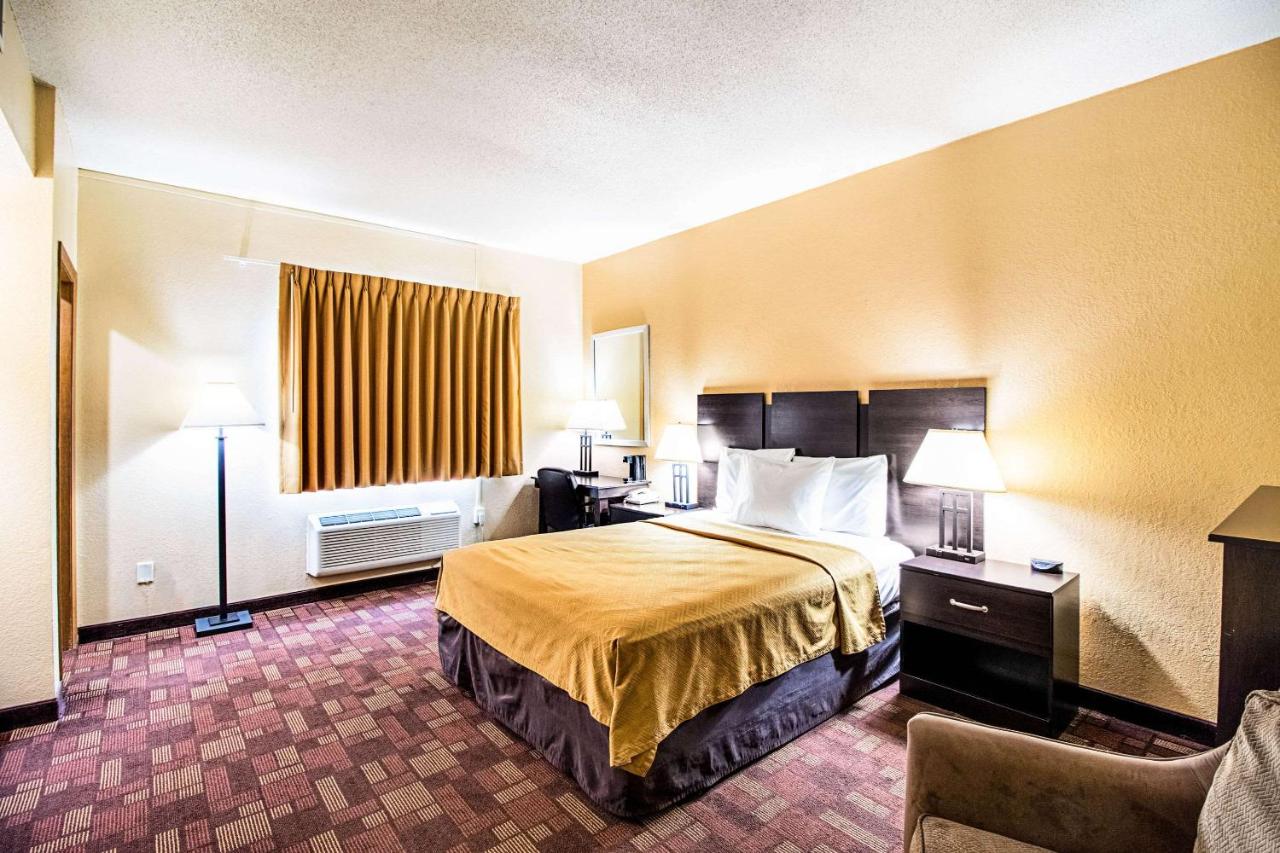 Queen Room - Non-Smoking at Econo Lodge Watertown