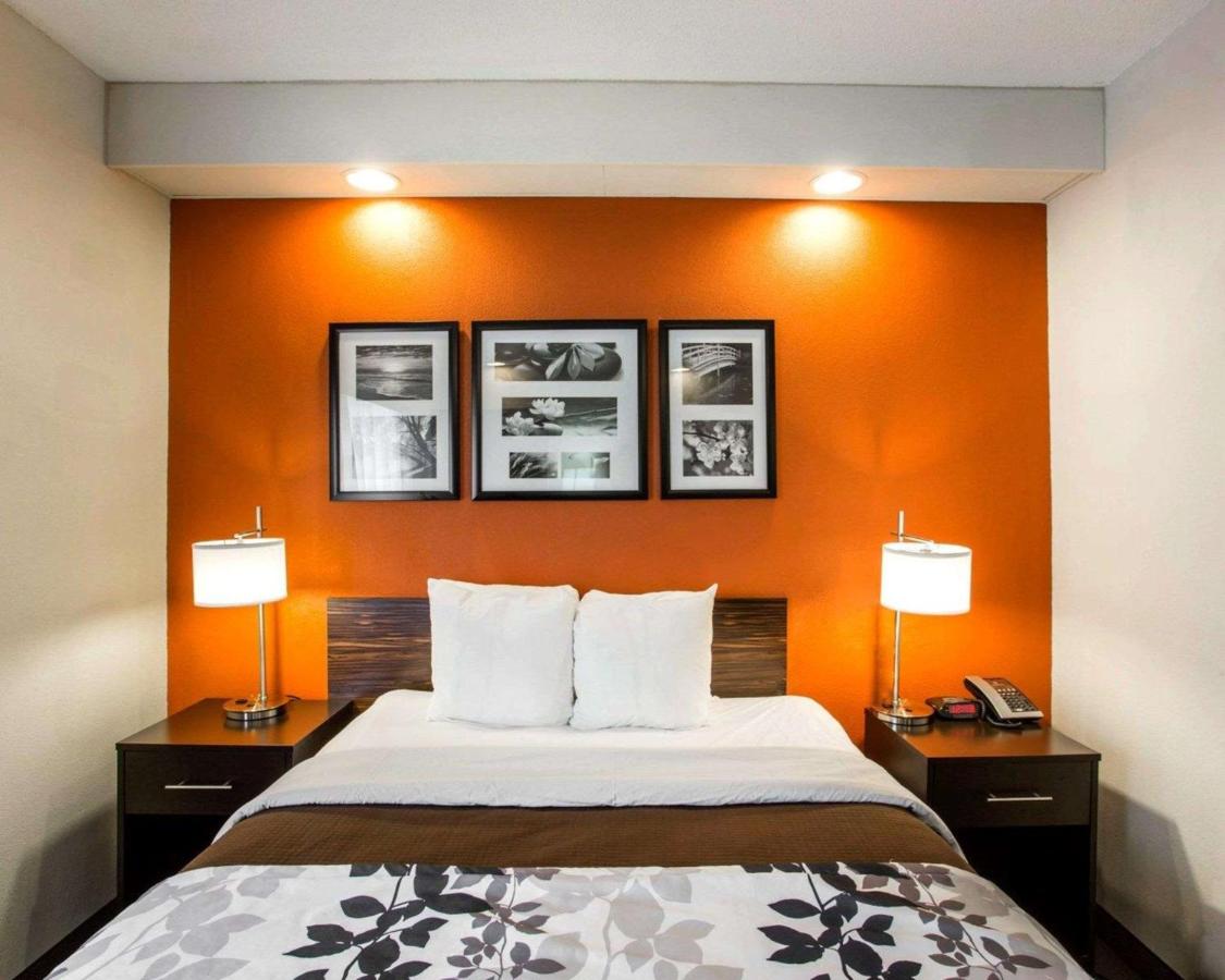Queen Room - Disability Access/Non-Smoking at Sleep Inn Nashville - Brentwood - Cool Springs