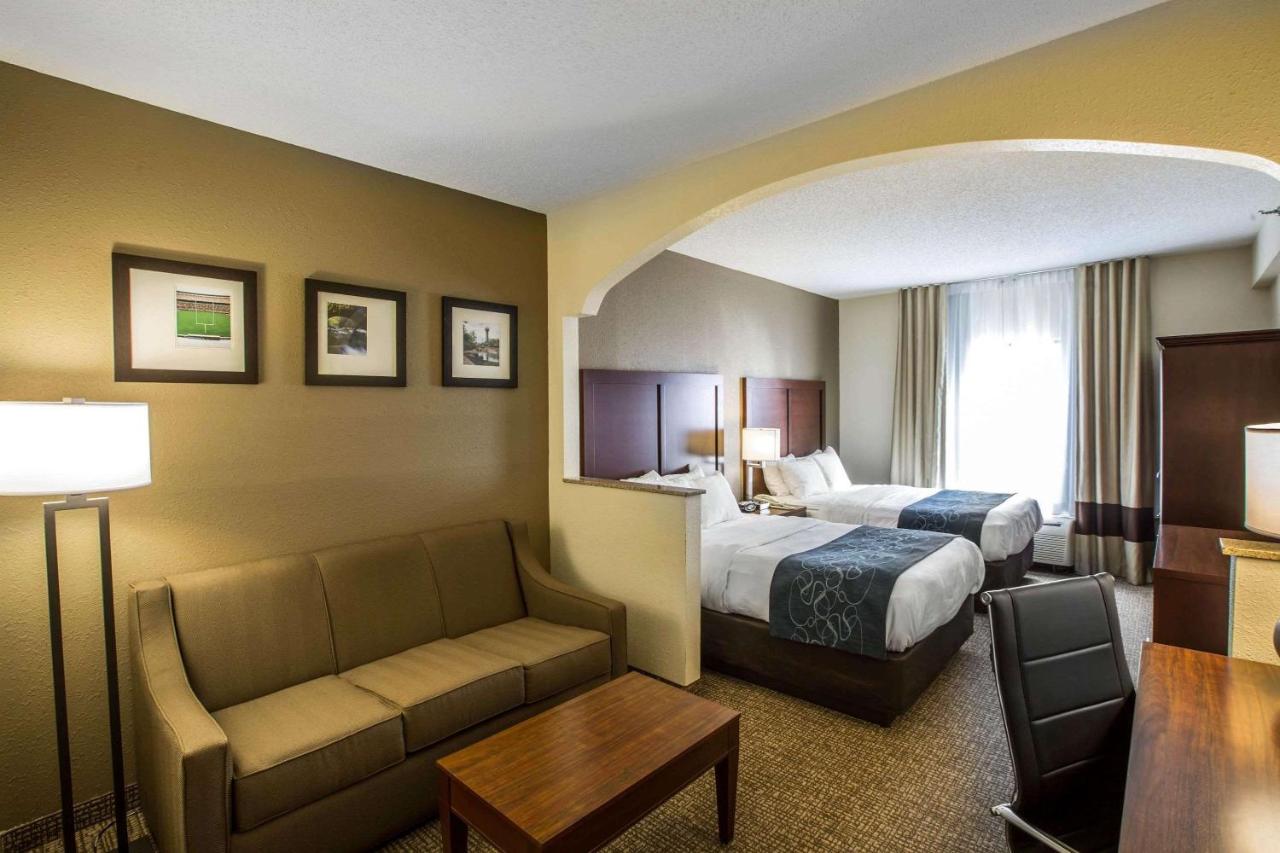 Double Suite with Two Double Beds - Non-Smoking at Quality Suites Morristown West