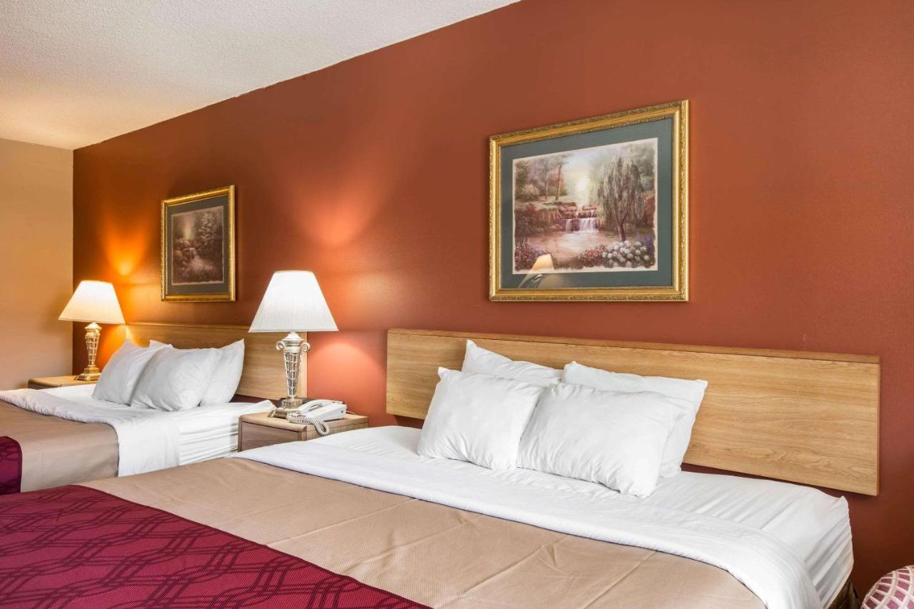 Room #49171909 at Greeneville Inn and Suites