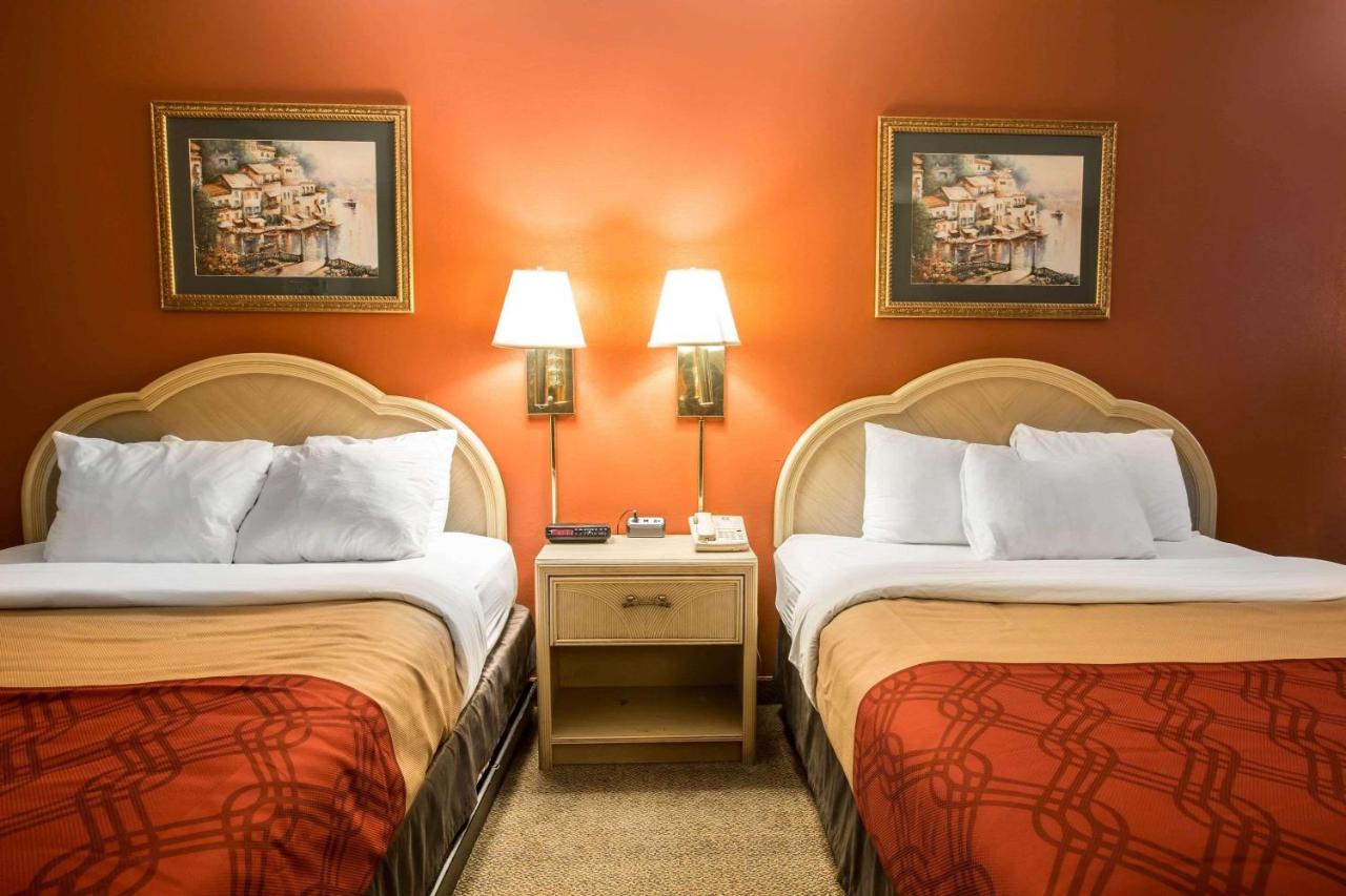 Double Room with Two Double Beds - Non-Smoking at Greeneville Inn and Suites