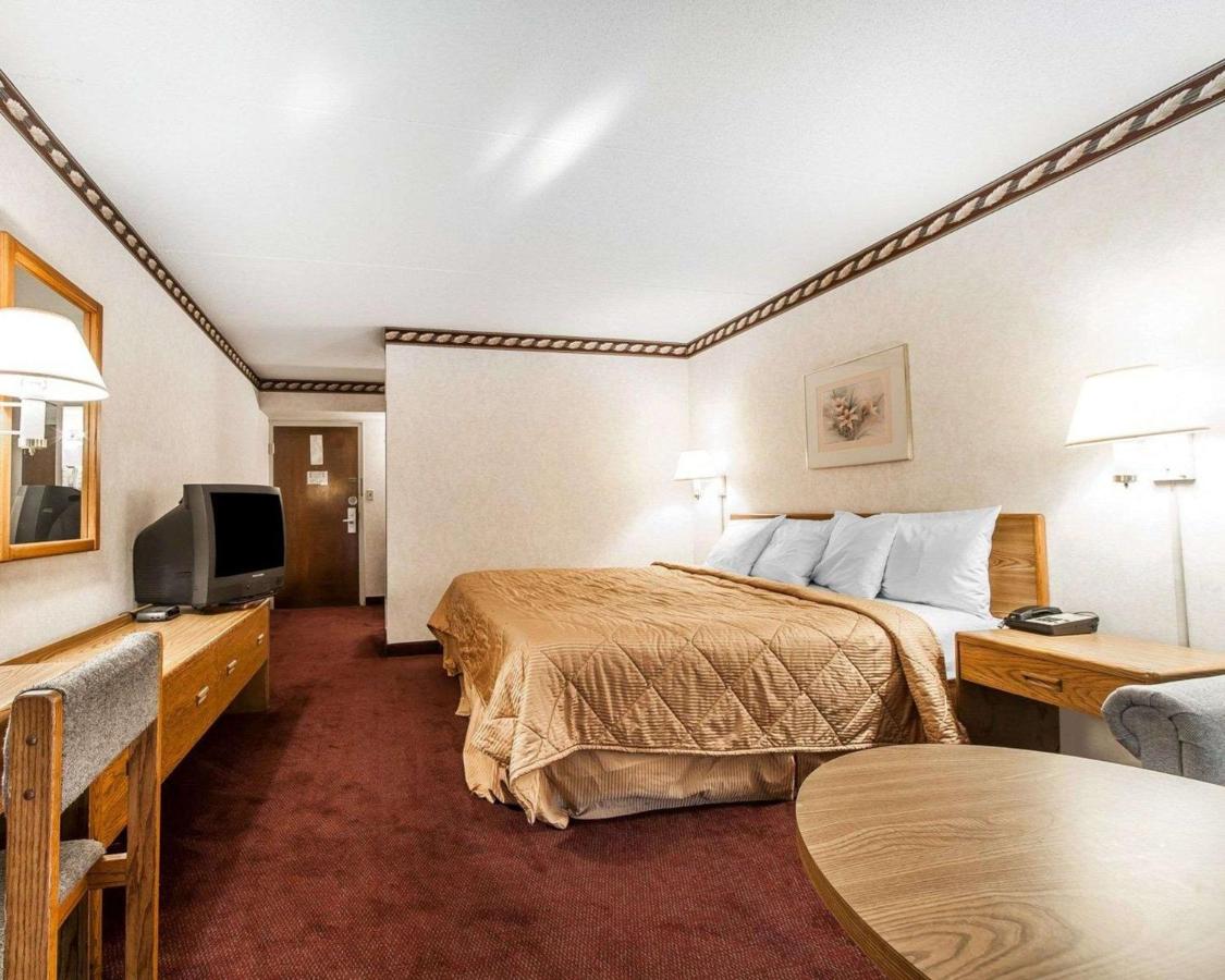 King Room - Non-Smoking at Rodeway Inn Sweetwater South
