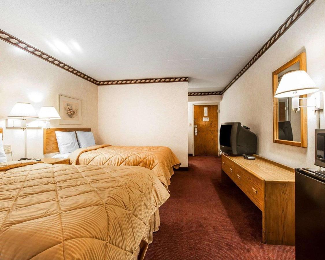 Double Room with Two Double Beds - Non-Smoking at Rodeway Inn Sweetwater South
