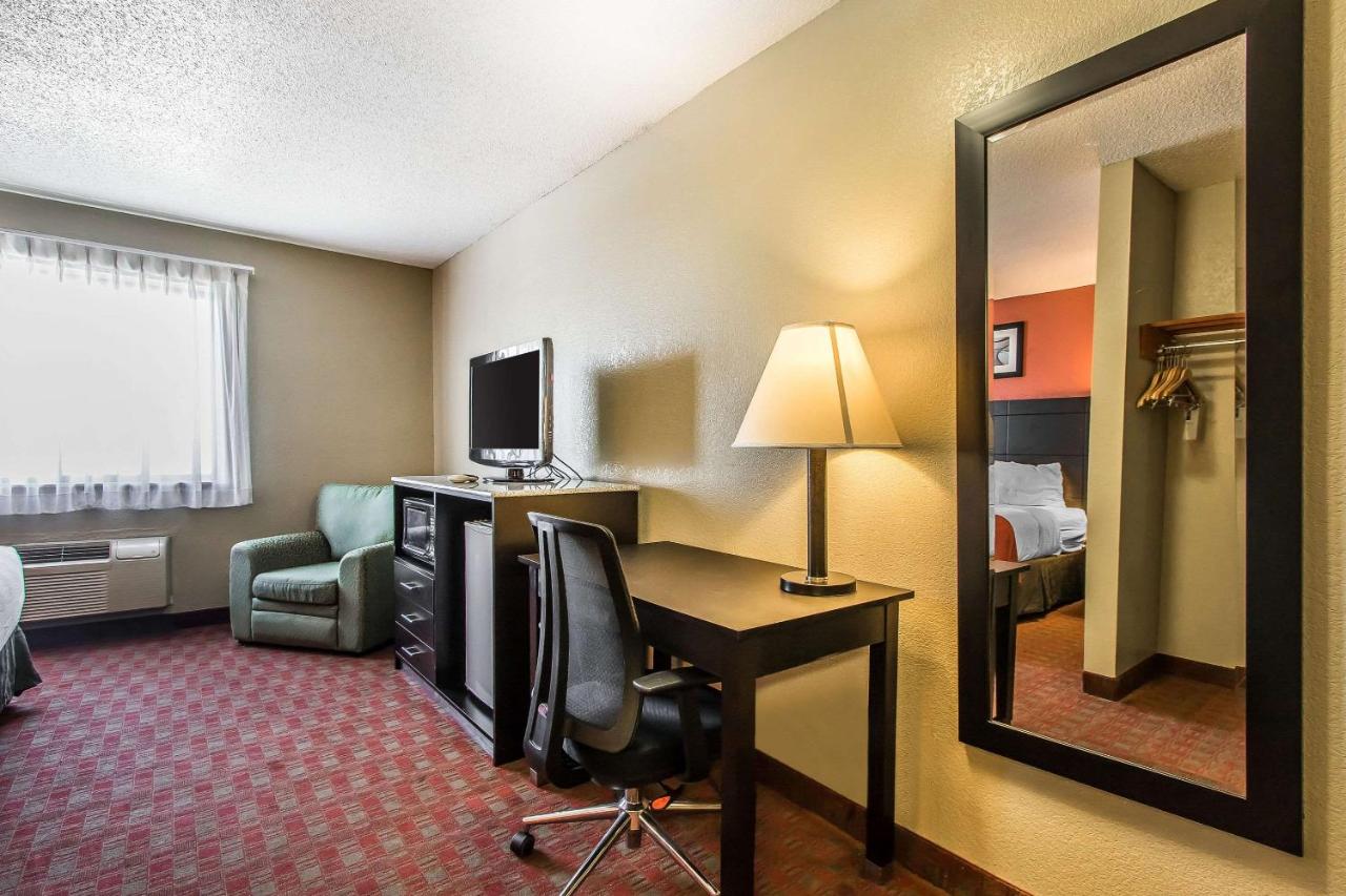 | Quality Inn & Suites La Vergne
