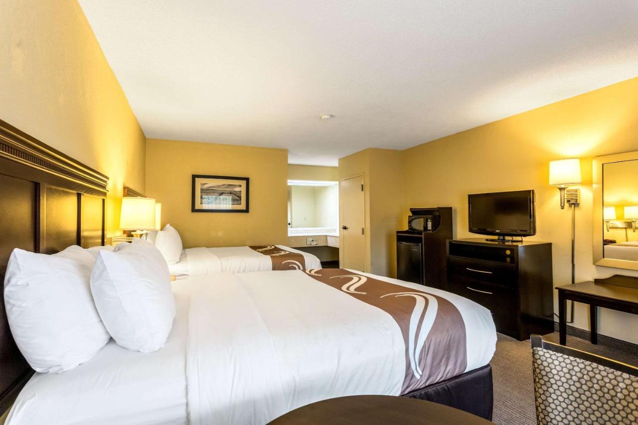 Queen Room with Two Queen Beds - Disability Access/Non-Smoking at Quality Inn Union City US 51