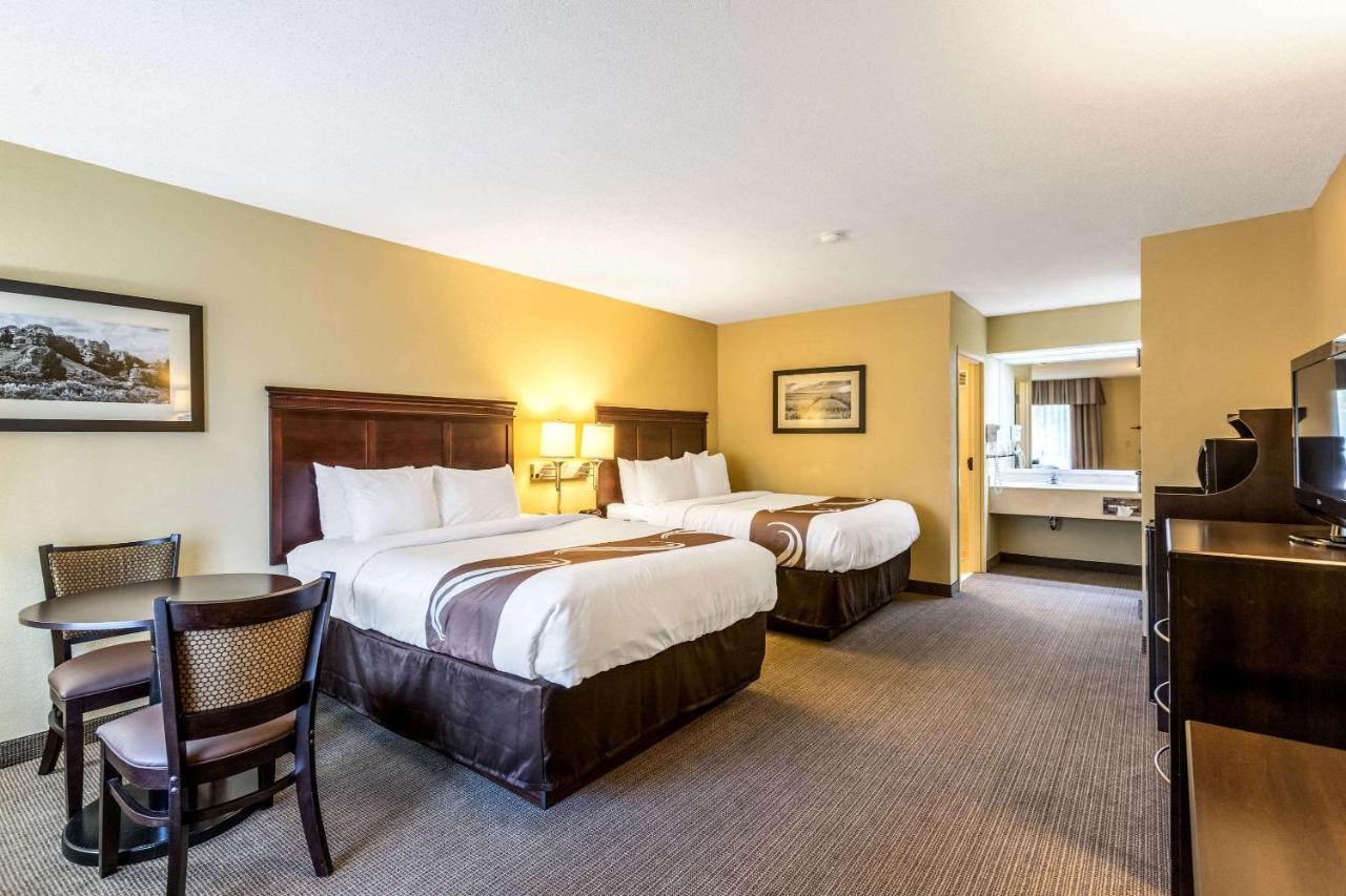 Queen Room with Two Queen Beds - Disability Access/Non-Smoking at Quality Inn Union City US 51