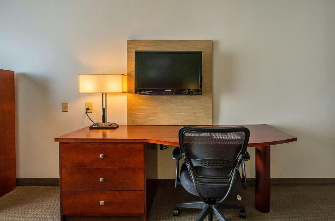 Queen Room with Two Queen Beds - Non-Smoking at Sleep Inn & Suites Manchester near Arnold AFB