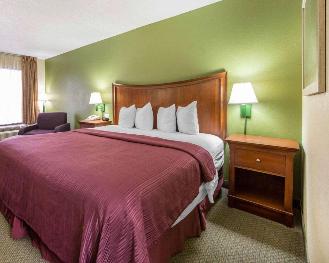King Room - Non-Smoking at Quality Inn Merchants Drive