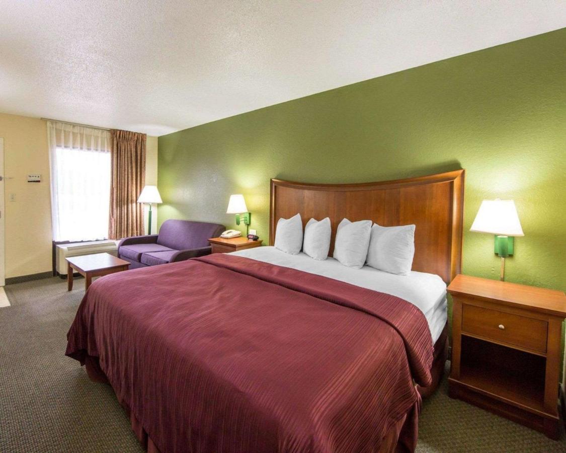 King Room - Non-Smoking at Quality Inn Merchants Drive