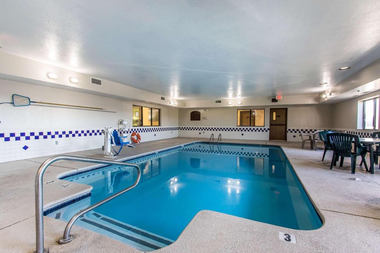 | Quality Inn & Suites La Vergne