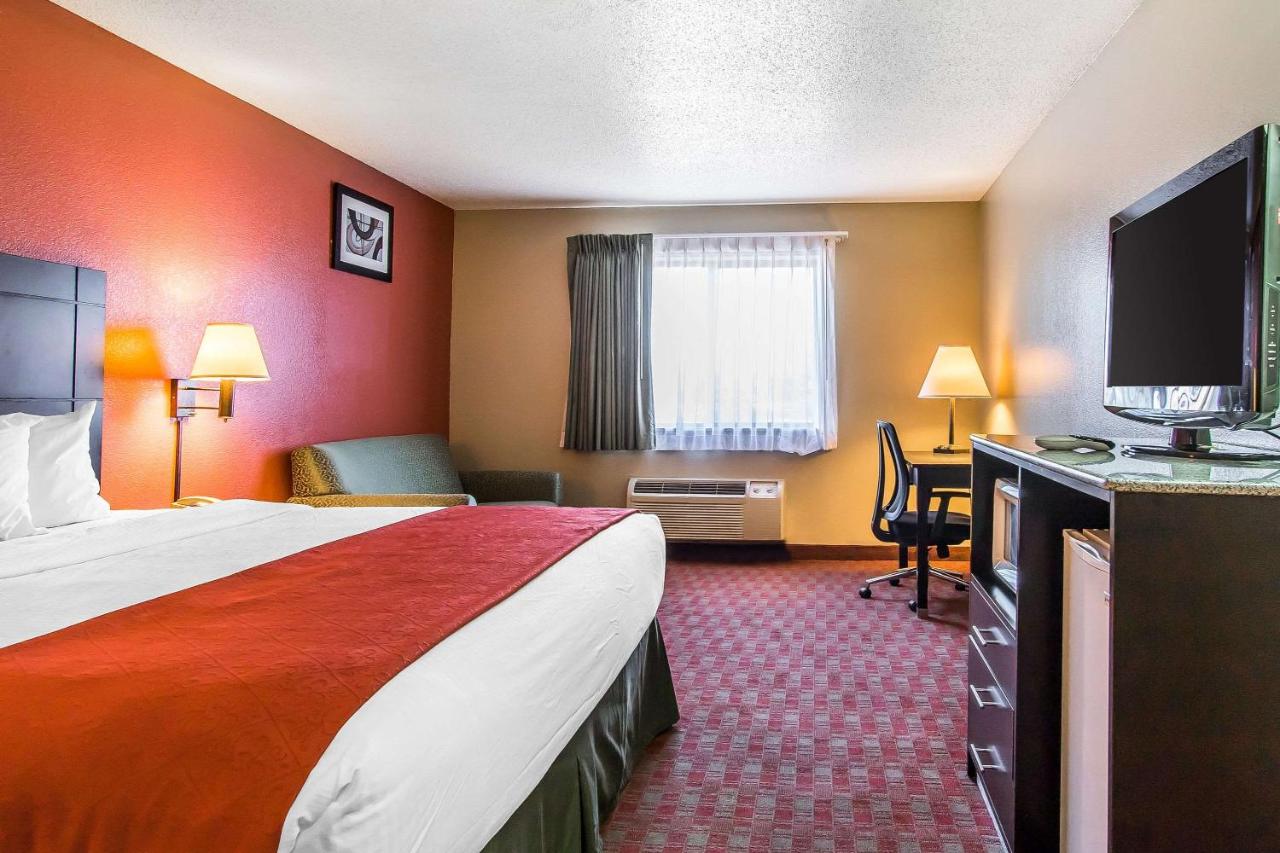 | Quality Inn & Suites La Vergne