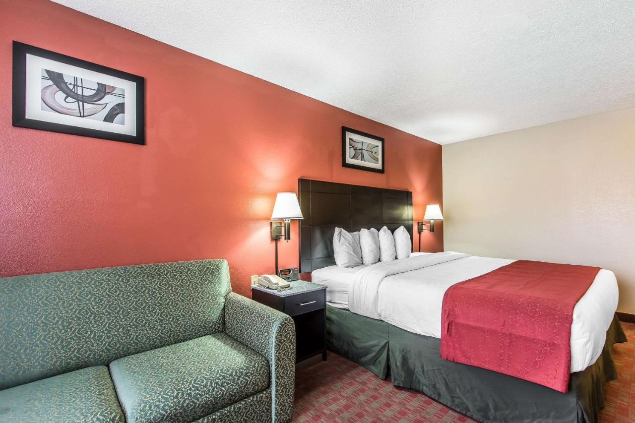 | Quality Inn & Suites La Vergne