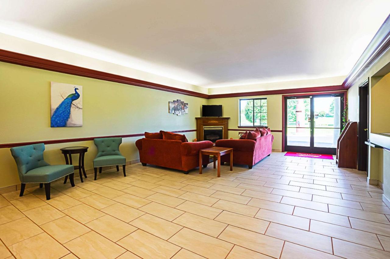| Econo Lodge Inn & Suites Ripley