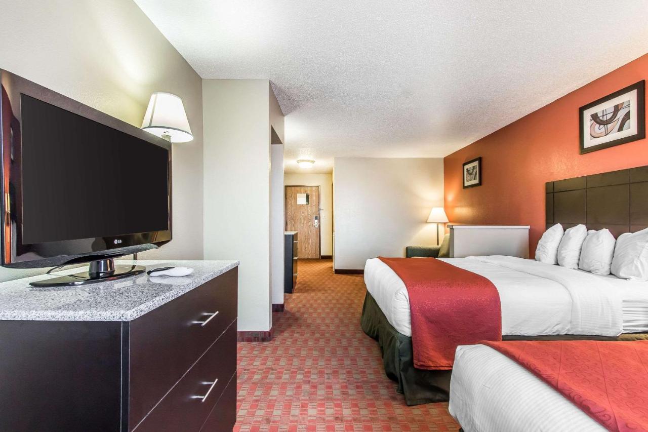 | Quality Inn & Suites La Vergne