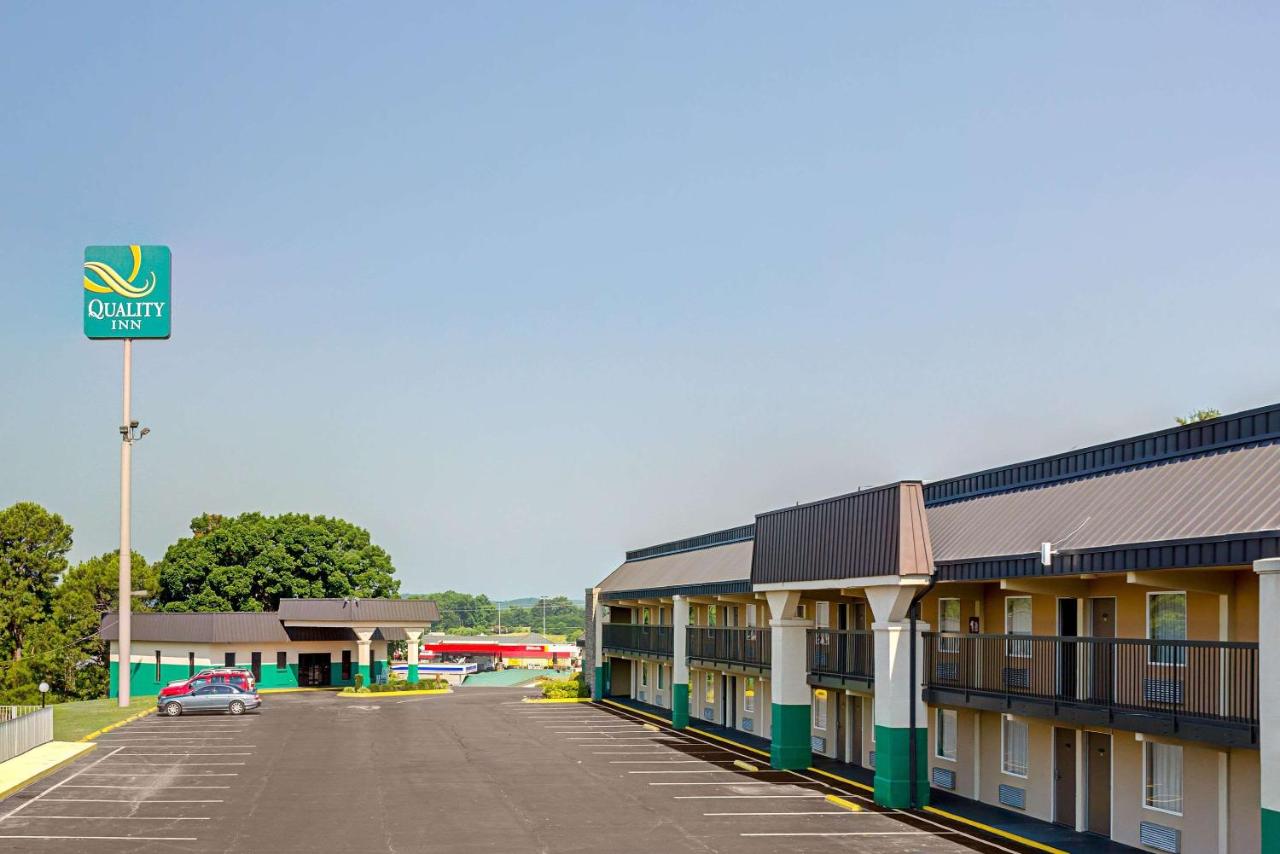 | Quality Inn Hurricane Mills