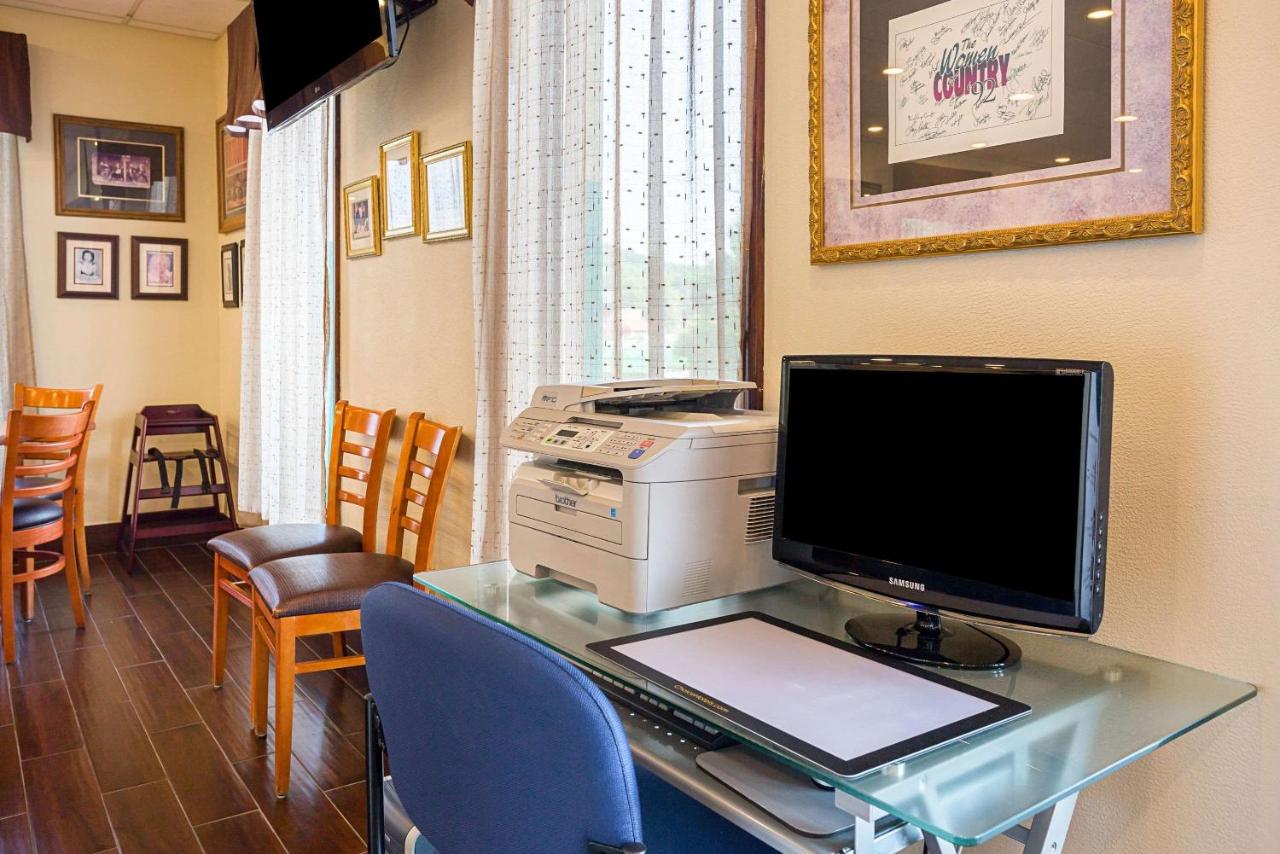 | Quality Inn Hurricane Mills