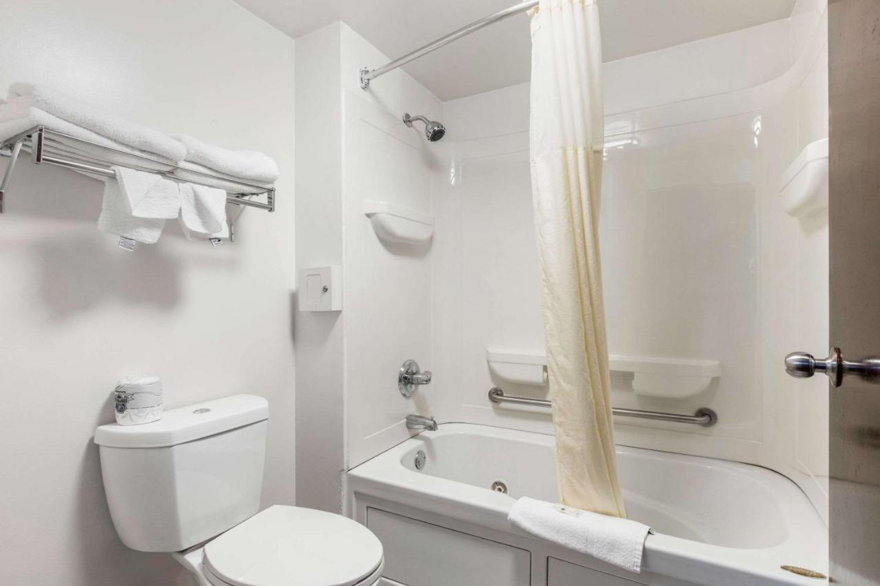 | Quality Inn Kingston Springs