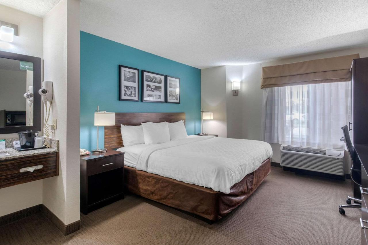 King Room - Non-Smoking at Clarion Inn & Suites DFW North